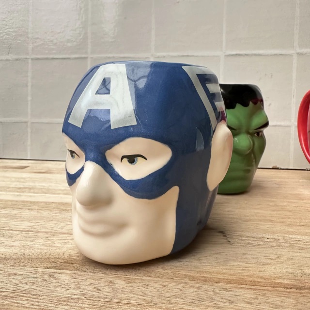 TAZA PREMIUM SUPER HEROES - CAPITAN AMERICA